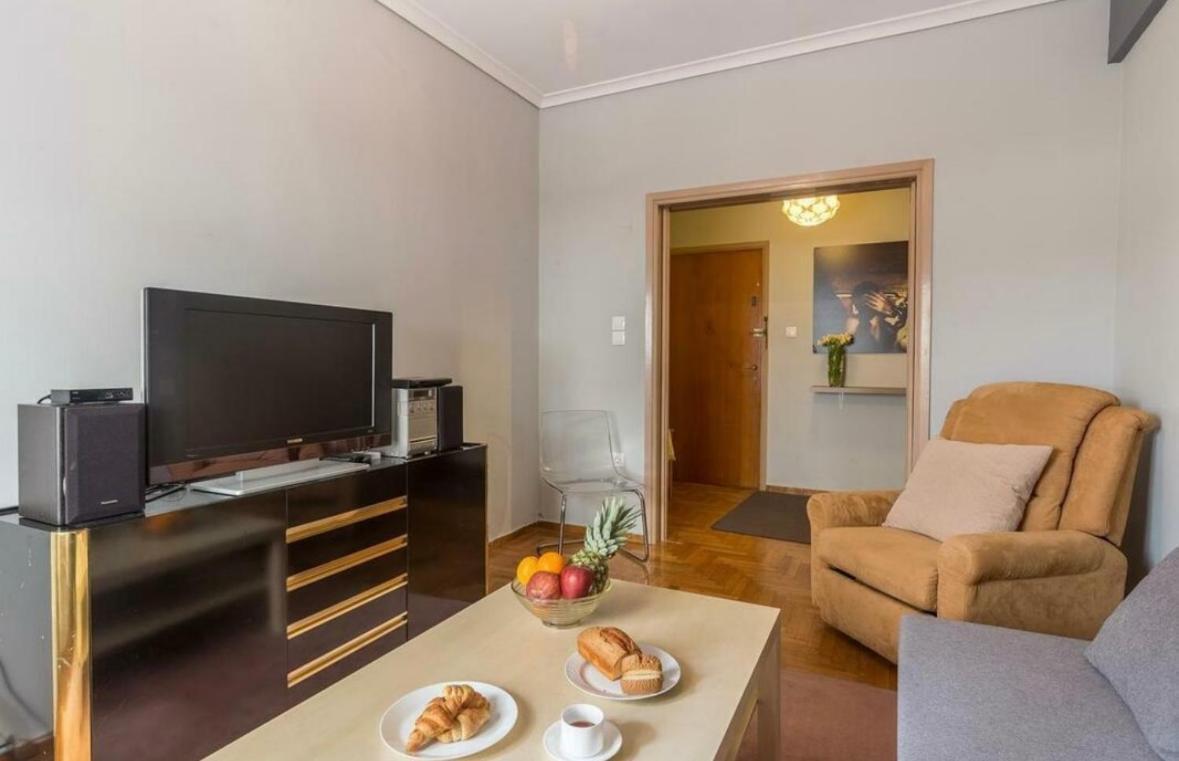 Holodek Apartments Ground & Semibasement Atenas Exterior foto