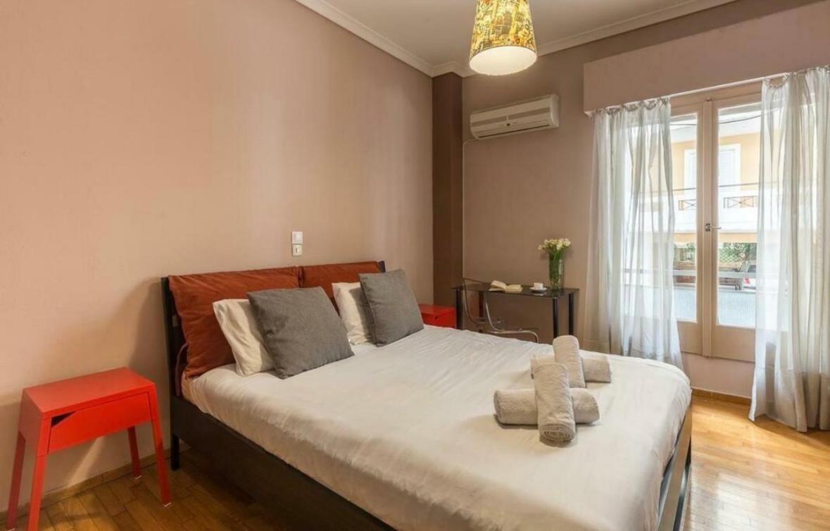 Holodek Apartments Ground & Semibasement Atenas Exterior foto