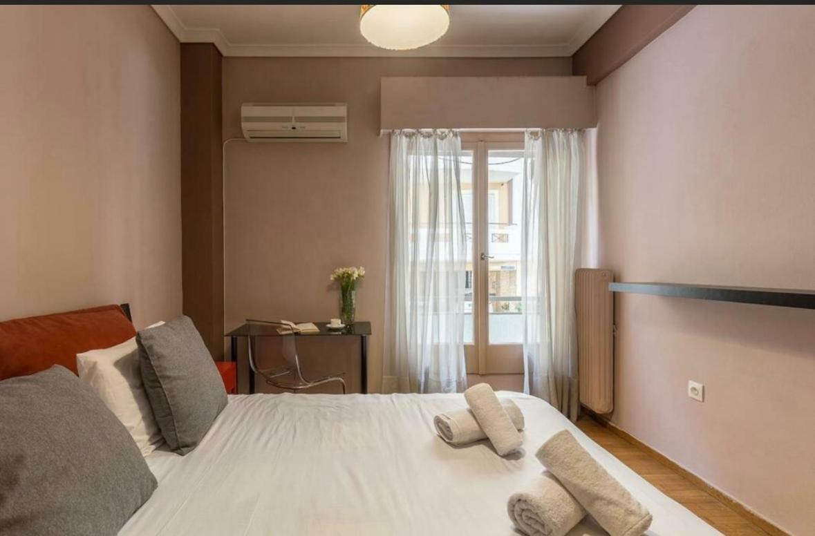 Holodek Apartments Ground & Semibasement Atenas Exterior foto